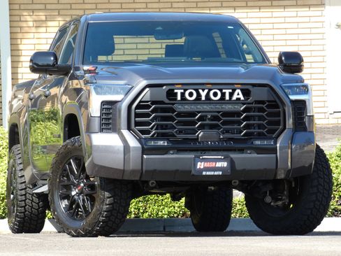 Used 2025 Toyota Tundra Limited AWD/4WD image 3