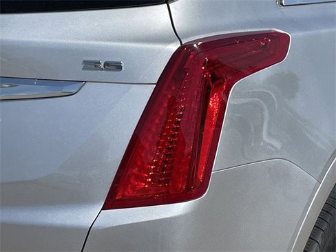 Used 2018 Cadillac XT5 Luxury w/ Driver Awareness Package image 6