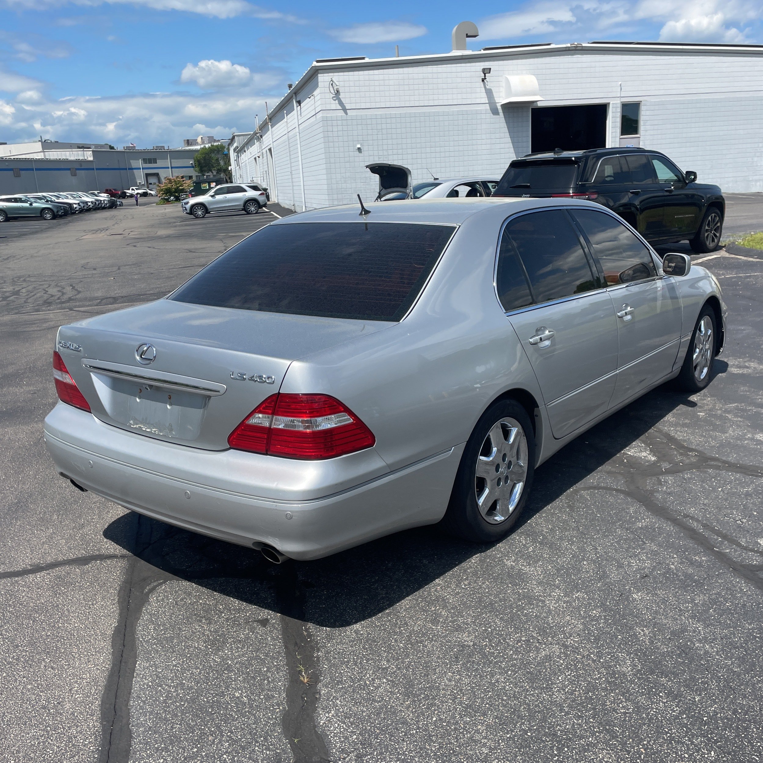 Used 2004 Lexus LS 430 RWD image 9