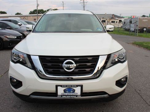 Used 2018 Nissan Pathfinder SL AWD/4WD image 10