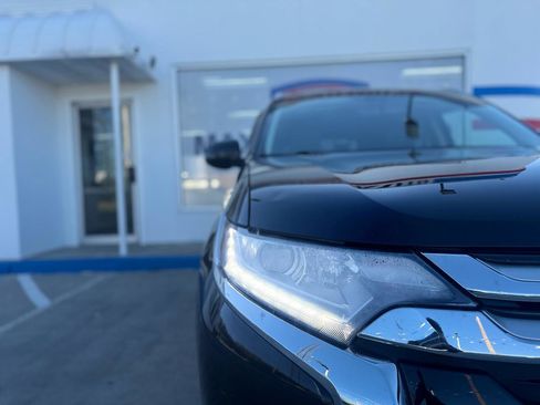 Used 2018 Mitsubishi Outlander SE image 9