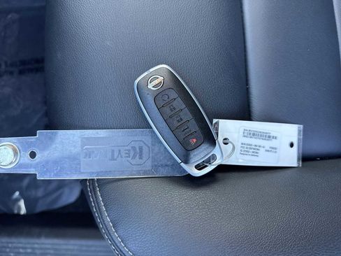 Used 2026 Nissan Rogue SL image 34