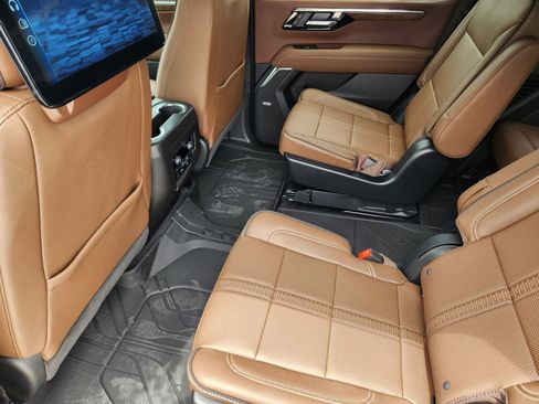 New 2026 Chevrolet Tahoe High Country AWD/4WD image 24