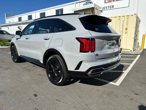 Used 2023 Kia Sorento SX AWD/4WD image 3