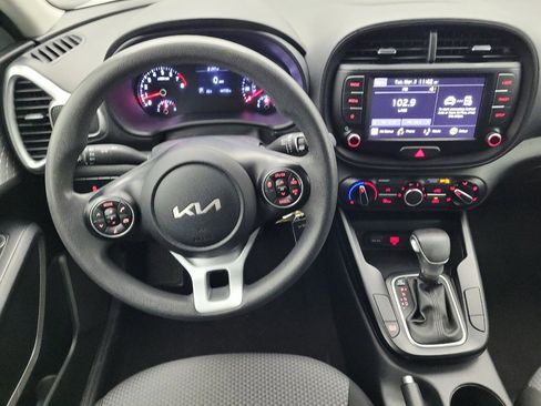 Used 2022 Kia Soul LX image 22
