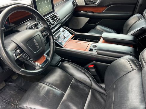 Used 2019 Lincoln Navigator L Reserve image 10