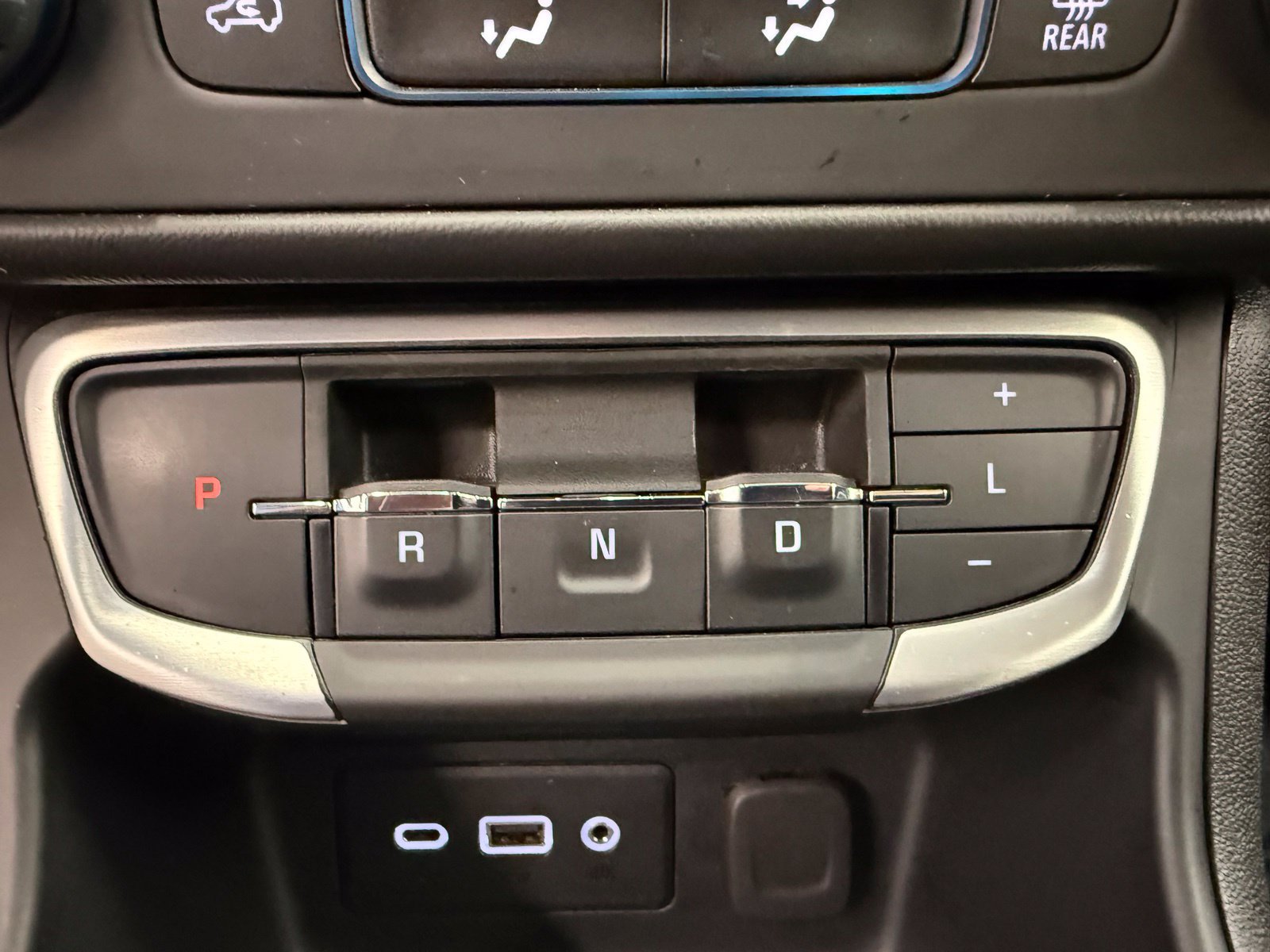 Used 2024 GMC Terrain SLE AWD/4WD image 15