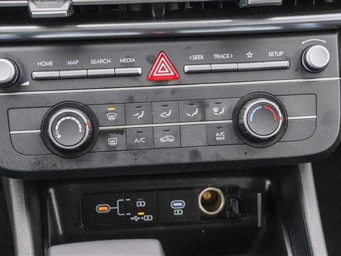 Certified 2025 Hyundai Tucson SE image 19