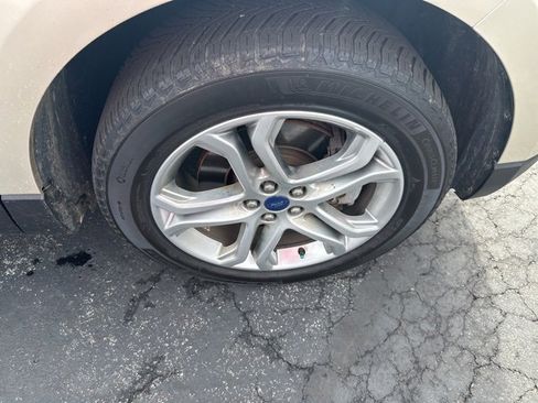 Used 2017 Ford Edge Titanium w/ Technology Package image 23