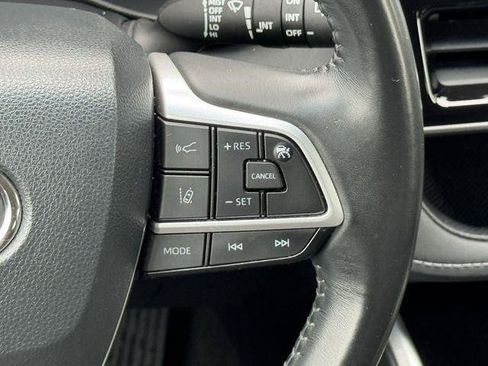Certified 2024 Toyota Highlander LE FWD image 10