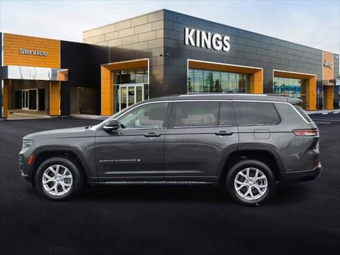 Certified 2022 Jeep Grand Cherokee L Limited w/ Luxury Tech Group II image 3