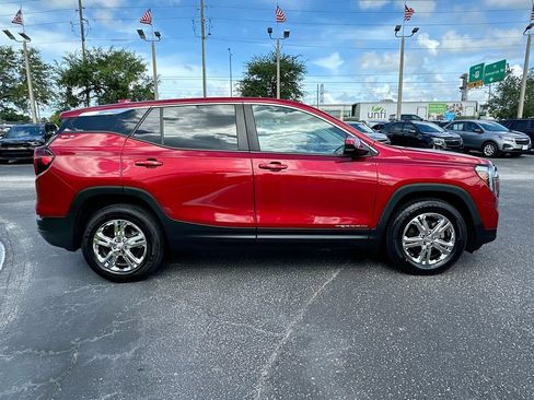 Used 2023 GMC Terrain SLE FWD image 4