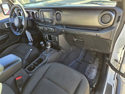 Used 2018 Jeep Wrangler Unlimited Sport image 21