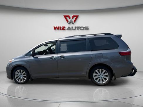 Used 2017 Toyota Sienna Limited Premium AWD/4WD image 2