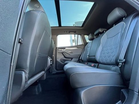 Certified 2025 Volkswagen Tiguan SEL R-Line image 12