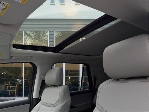 New 2026 Ford Expedition Active image 12