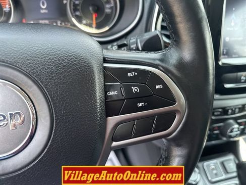 Used 2019 Jeep Cherokee Limited AWD/4WD image 29