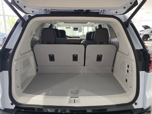 New 2026 GMC Acadia Denali w/ Super Cruise Package image 8