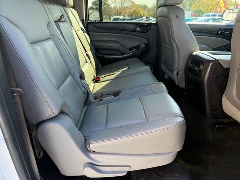 Used 2015 Chevrolet Suburban LT image 11