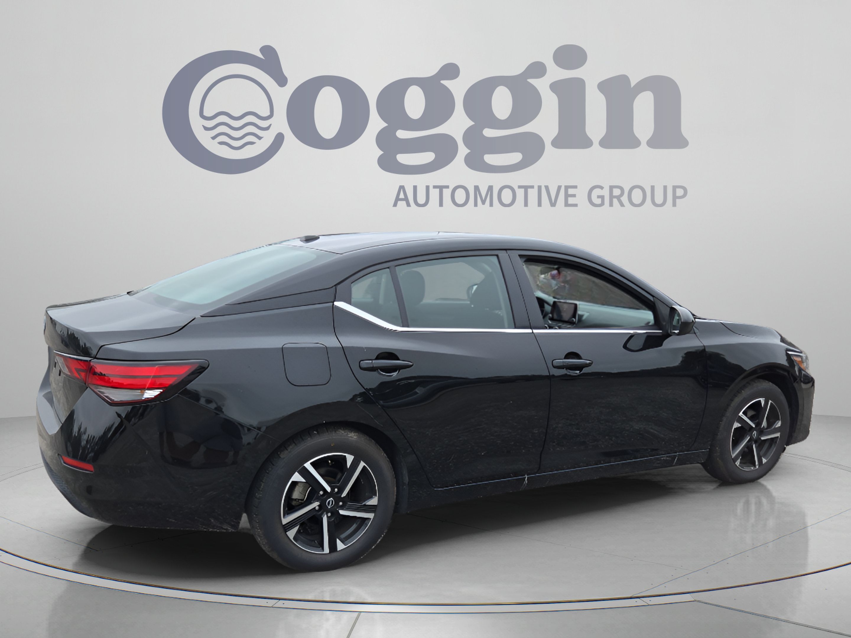 Used 2025 Nissan Sentra SV FWD image 5