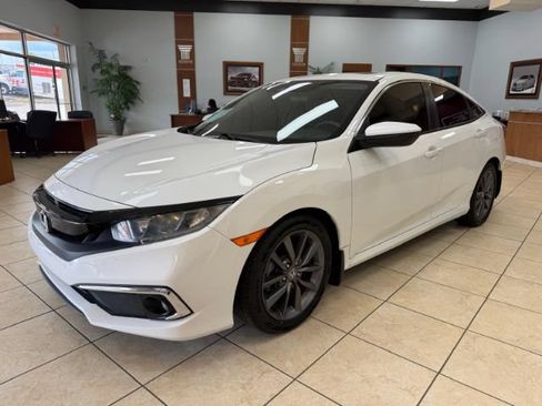 Used 2021 Honda Civic EX image 3