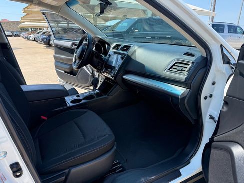 Used 2019 Subaru Outback 2.5i Premium image 13