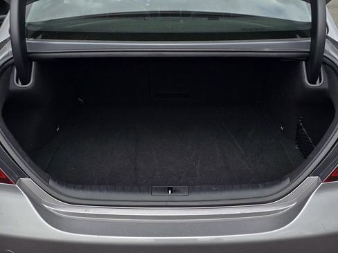 Used 2025 Genesis G70 2.5T RWD image 8