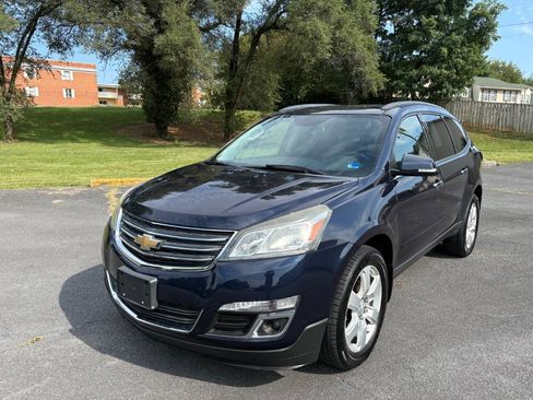 Used 2017 Chevrolet Traverse LT w/ Style and Technology Package AWD/4WD image 1