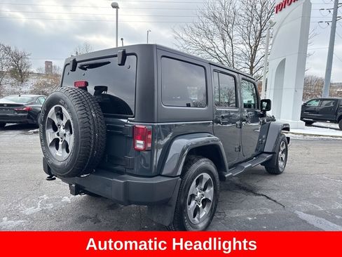 Used 2017 Jeep Wrangler Unlimited Sahara w/ Connectivity Group image 7