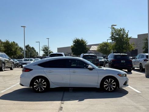 Used 2022 Honda Civic EX-L image 4