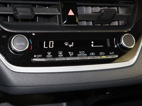 Used 2024 Toyota Corolla LE image 29