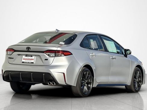 Used 2025 Toyota Corolla SE image 5