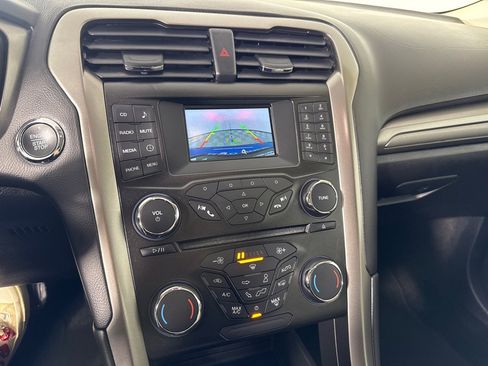 Used 2018 Ford Fusion S image 18