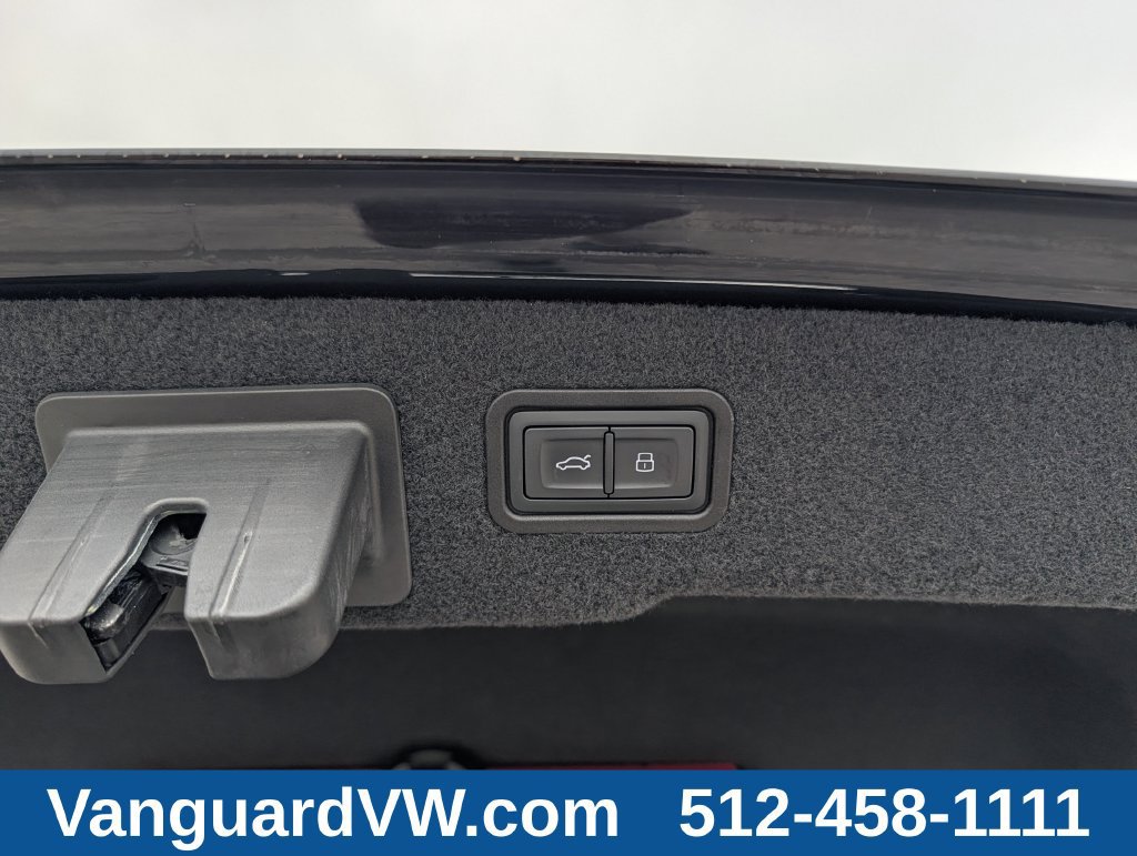 Used 2021 Audi S8 L w/ S8 Executive Package AWD/4WD image 30