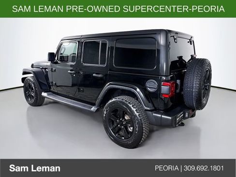 Used 2022 Jeep Wrangler Unlimited Sahara AWD/4WD image 5