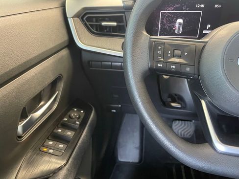 Certified 2025 Nissan Kicks SV image 12