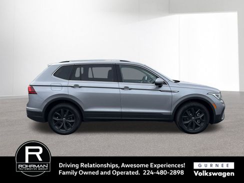 Used 2024 Volkswagen Tiguan SE w/ Panoramic Sunroof Package AWD/4WD image 10