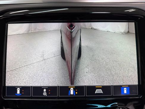 Used 2020 Chevrolet Bolt Premier w/ Infotainment Package FWD image 28