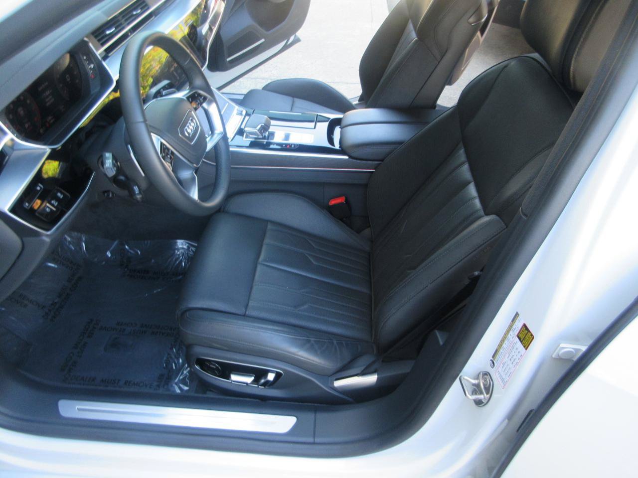 Used 2025 Audi A8 L 3.0T w/ EXECUTIVE PACKAGE w/ Executive Package AWD/4WD image 7