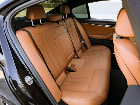 Used 2021 BMW 540i w/ Convenience Package image 26