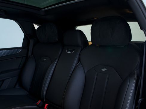 Certified 2025 Bentley Bentayga image 25