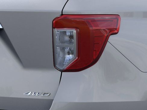 Used 2024 Ford Explorer XLT w/ Equipment Group 202A image 22