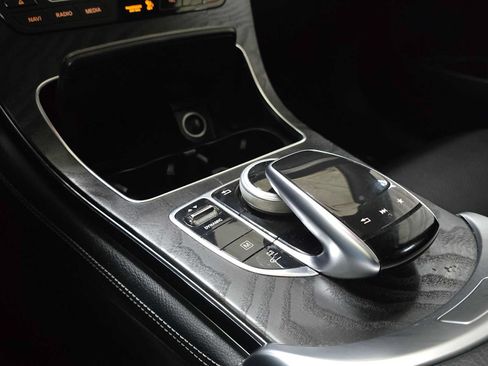 Used 2019 Mercedes-Benz GLC 350e 4MATIC image 31