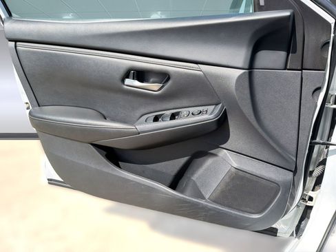 Used 2024 Nissan Sentra SV FWD image 21