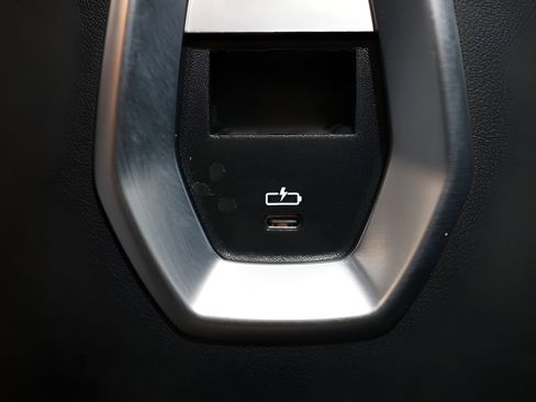 Used 2023 BMW 740i w/ Parking Assistance Package RWD image 42