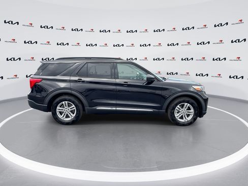 Used 2022 Ford Explorer XLT RWD image 9