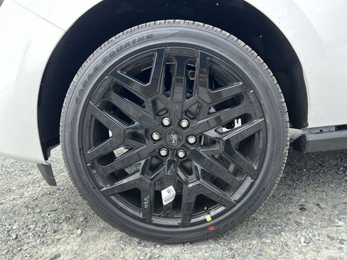 New 2026 Ford Expedition Max Platinum w/ Stealth Performance Package AWD/4WD image 12