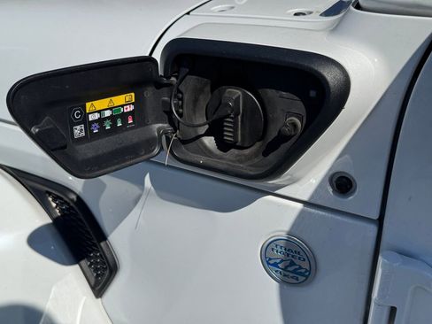 Used 2023 Jeep Wrangler Unlimited Sahara image 10