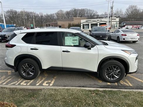 Certified 2025 Nissan Rogue S image 9