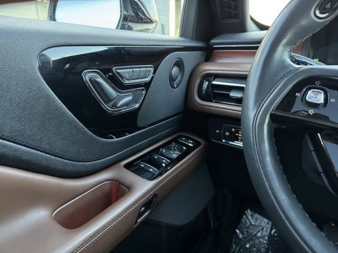 Used 2022 Lincoln Aviator Reserve w/ Elements Package Plus image 34